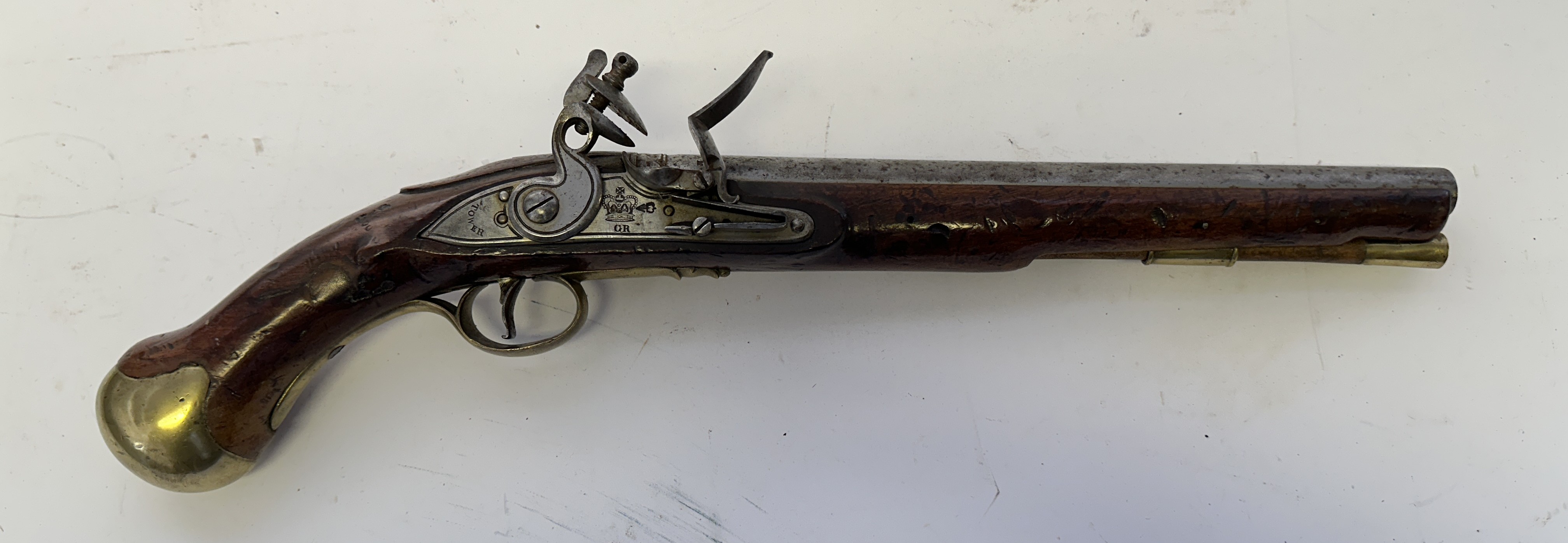 Lot 332 - A 28 BORE FLINTLOCK 1801 PATTERN LONG SEA
