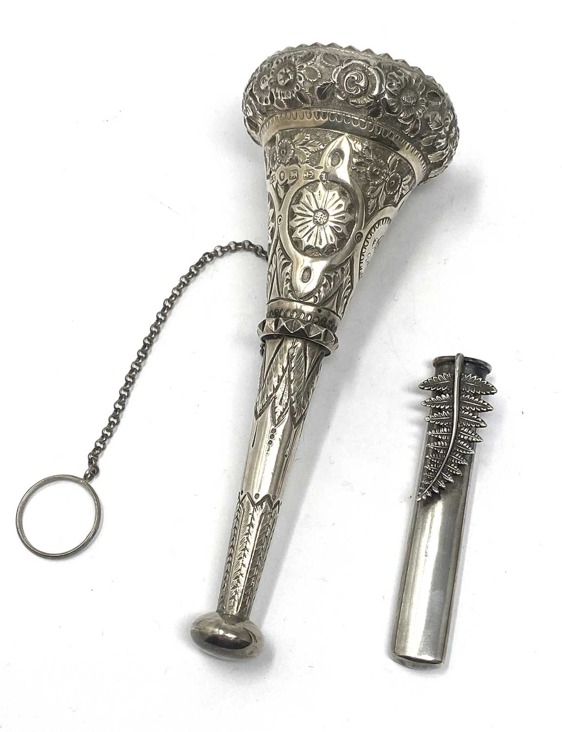 Lot 190 - A VICTORIAN SILVER POSY HOLDER AND A BUTTONHOLE CLIP, GEORGE UNITE, BIRMINGHAM, 1876 / 85