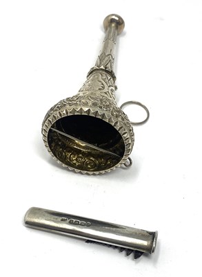 Lot 190 - A VICTORIAN SILVER POSY HOLDER AND A BUTTONHOLE CLIP, GEORGE UNITE, BIRMINGHAM, 1876 / 85