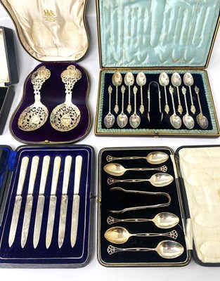 Lot 559 - A GROUP OF SIX CASES OF SILVER AND ELECTROPLATE