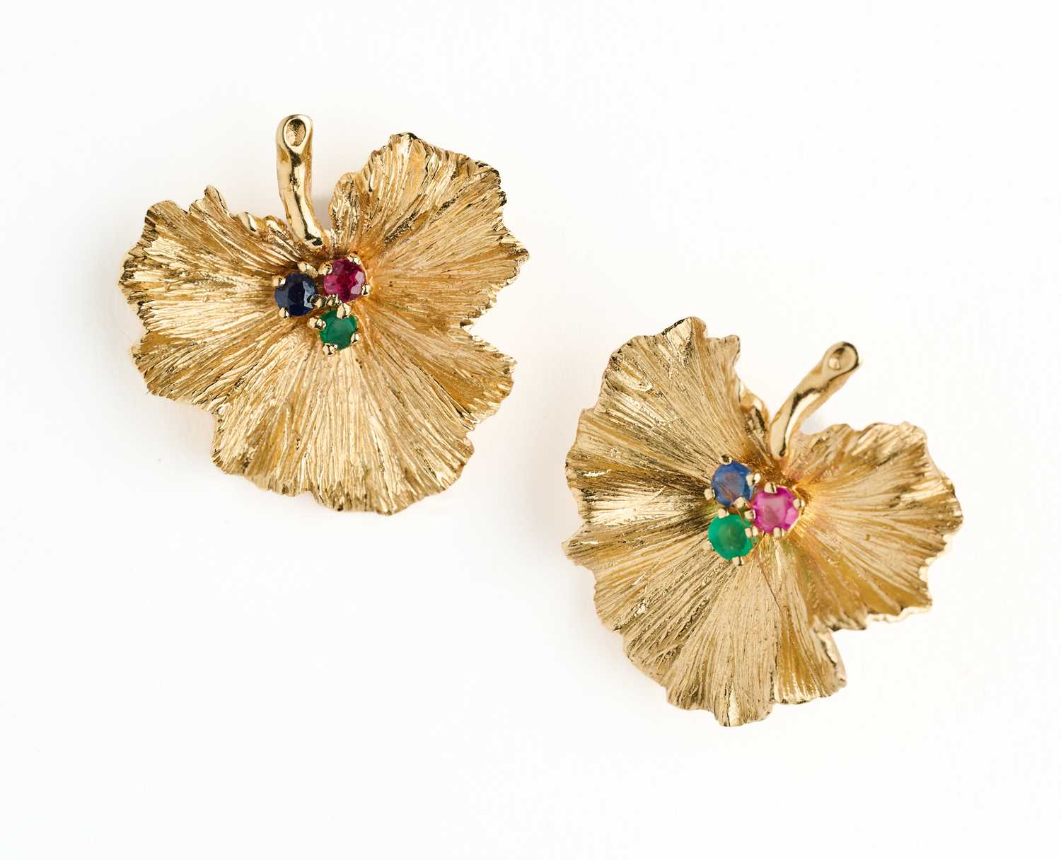 Lot 316 - GEM-SET BROOCH AND EAR CLIP