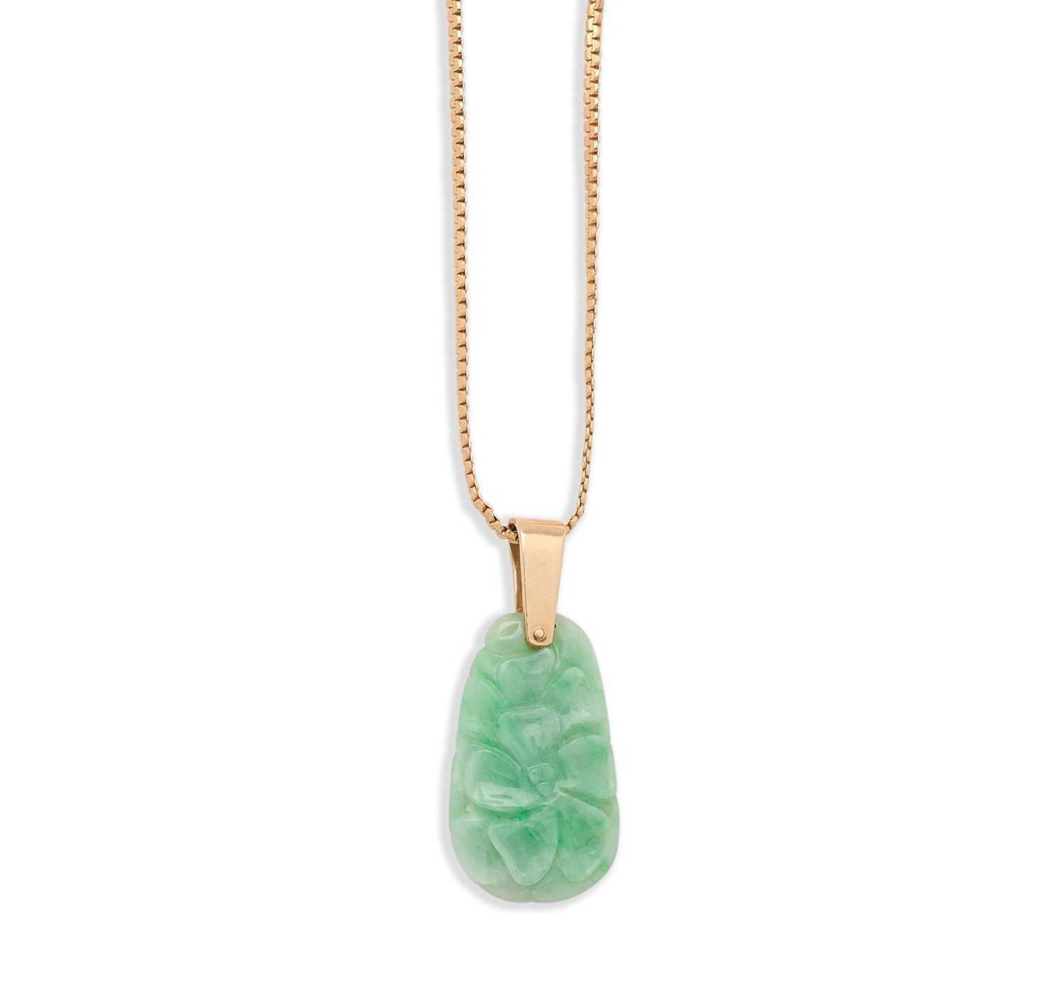 Lot 317 - JADE PENDANT