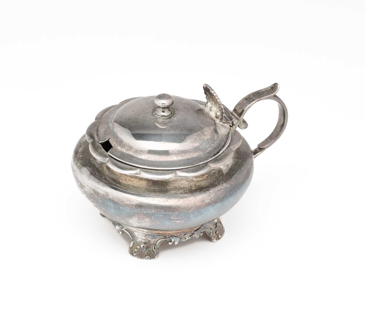 Lot 579 - A VICTORIAN SILVER MUSTARD POT, PEARCE & BURROWS, LONDON, 1837