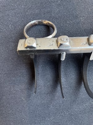 Lot 634 - AN INDIAN IRON 'TIGER-CLAW' (BAGH NAKH), POSSIBLY 18TH/19TH CENTURY