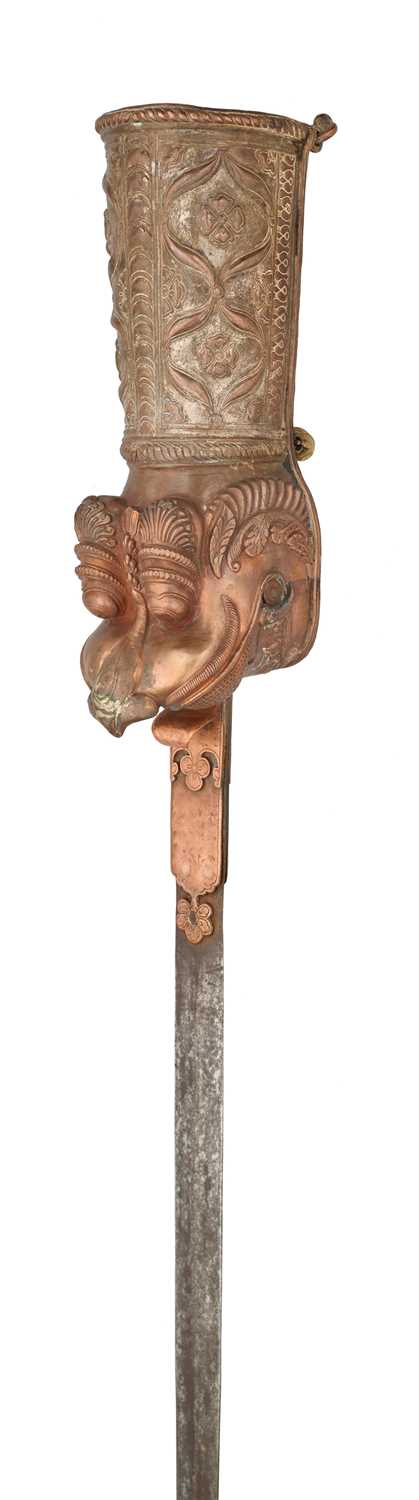 Lot 606 - AN INDIAN GAUNTLET SWORD (PATA), PROBABLY 18TH/19TH CENTURY MYSORE, KARNATAKA