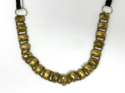 Lot 826 - RARE 'QUEEN ANNE' AQUAMARINE PASTE NECKLACE, 1750s