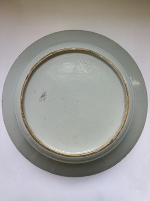 Lot 26 - A LARGE CHINESE IMARI BASIN, 18TH CENTURY