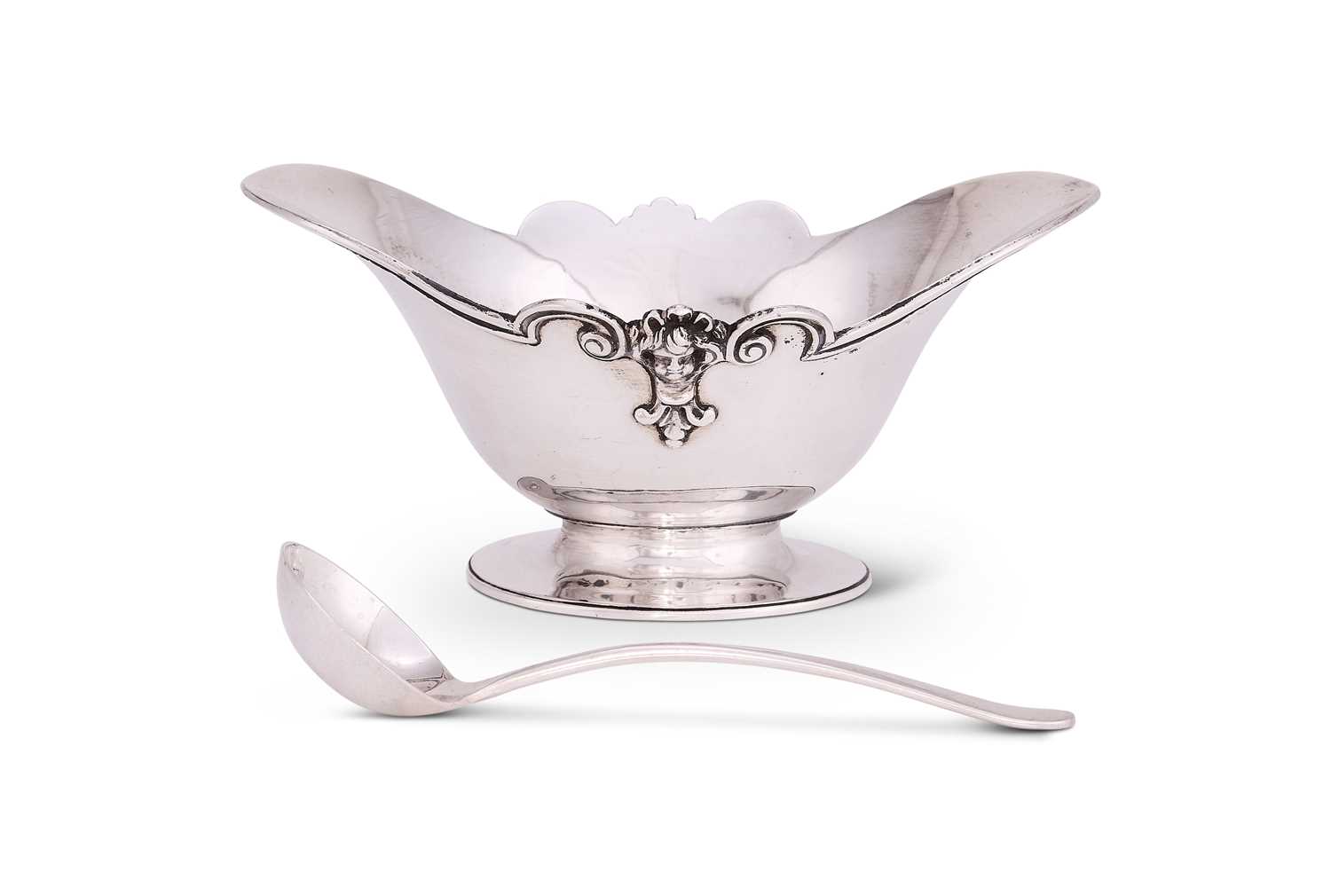 Lot 180 - AN EDWARDIAN SILVER SAUCEBOAT, JOHN HENRY RAWLINGS, LONDON, 1905