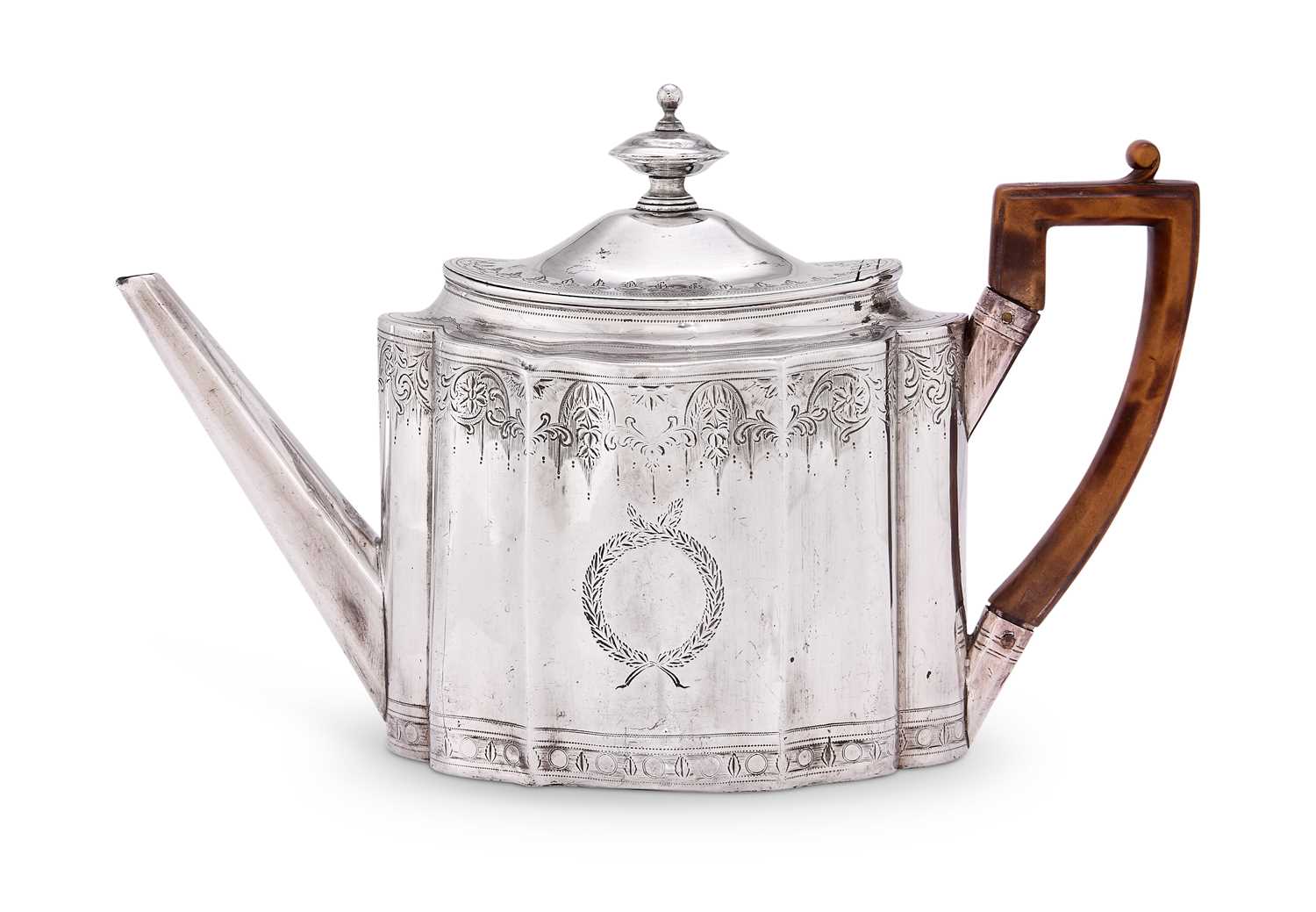 Lot 219 - A GEORGE III SILVER TEAPOT, JOSEPH SCAMMELL, LONDON, 1795