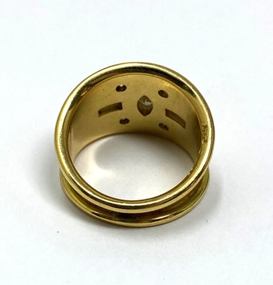 Lot 705 - MCCABE MCCARTY: GOLD AND DIAMOND RING, 1976