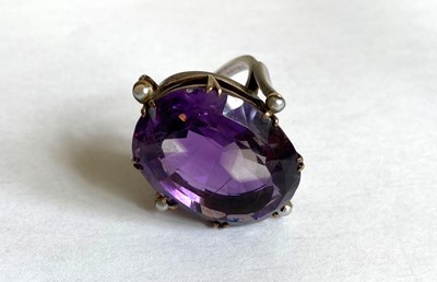 Lot 653 - AMETHYST AND SEED PEARL RING, 1890s COMPOSITE