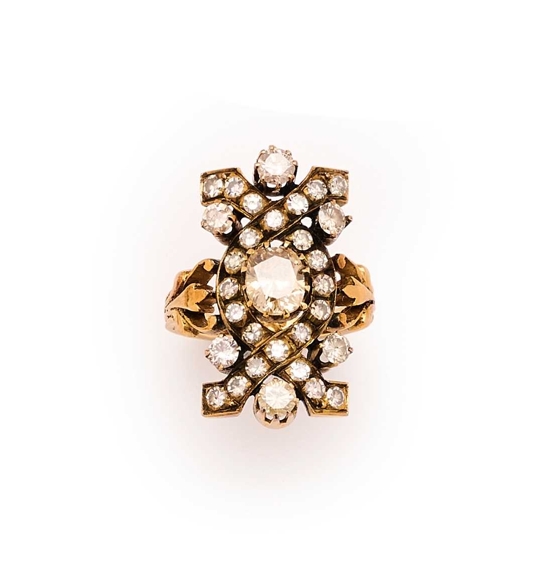 Lot 458 - DIAMOND PANEL RING