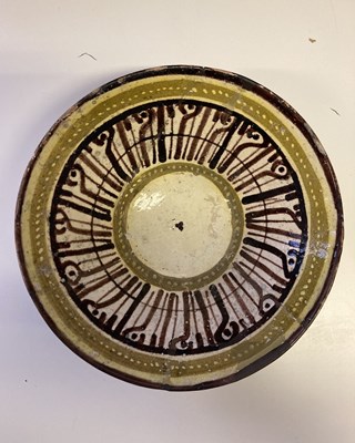 Lot 357 - A NISHAPUR POTTERY BOWL, PERSIA, 10TH CENTURY