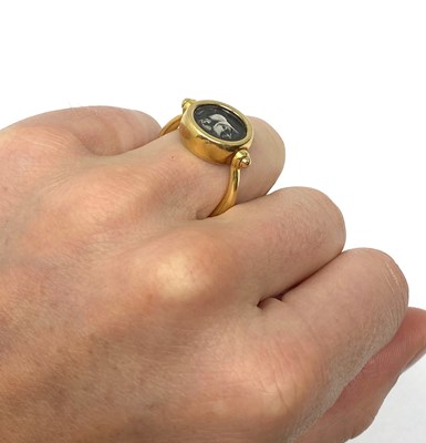 Lot 791 - BULGARI: ANCIENT COIN RING/PENDANT, 2ND CENTURY BC AND 1980s