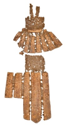 Lot 564 - A RARE INDIAN MAIL AND PLATE GAUNTLET AND ARMGUARD, 17TH CENTURY