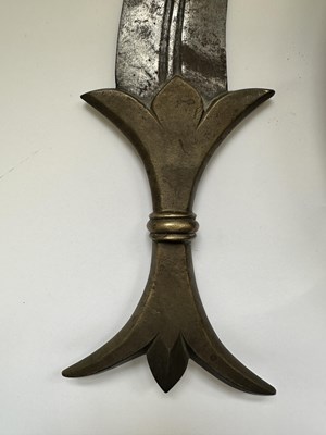 Lot 566 - AN INDIAN CIRCULAR DHAL OF WOOTZ STEEL, 19TH CENTURY