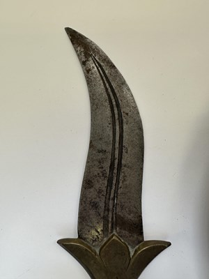 Lot 566 - AN INDIAN CIRCULAR DHAL OF WOOTZ STEEL, 19TH CENTURY