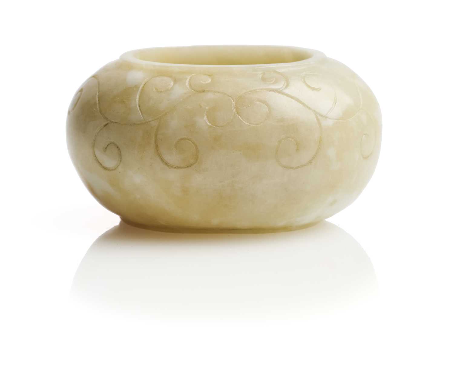 Lot 71 - A CHINESE JADE WATERPOT, MING DYNASTY (1368-1644)