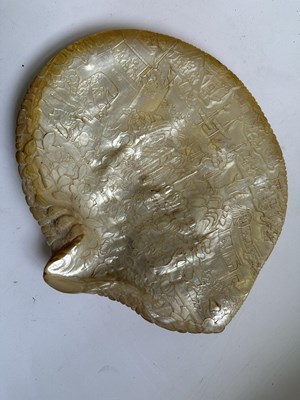 Lot 111 - A CHINESE CARVED MOTHER-OF-PEARL SHELL, LATE QING DYNASTY (1644-1911)