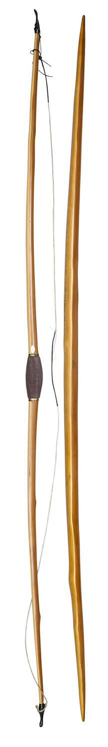 Lot 73 - A REPLICA MARY ROSE LONGBOW, AND A FURTHER BOW, BOTH BY JOHN CAVE, LUDLOW