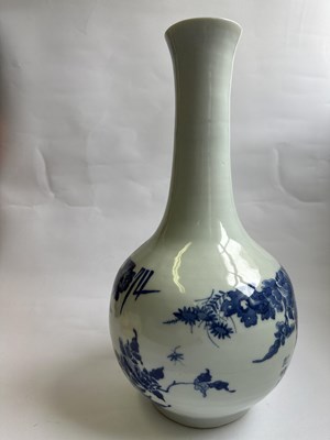 Lot 15 - A CHINESE BLUE AND WHITE BOTTLE VASE