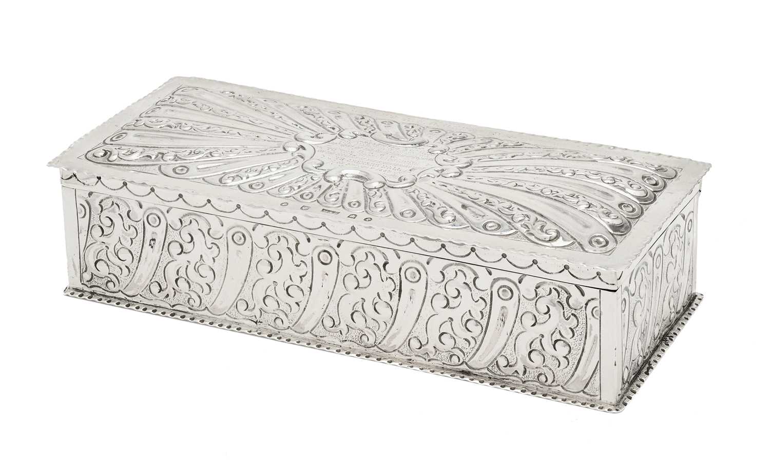 Lot 2 - A PRESENTATION SILVER BOX FROM THE ROYAL COMPANY OF ARCHERS TO THE WOODMEN OF ARDEN