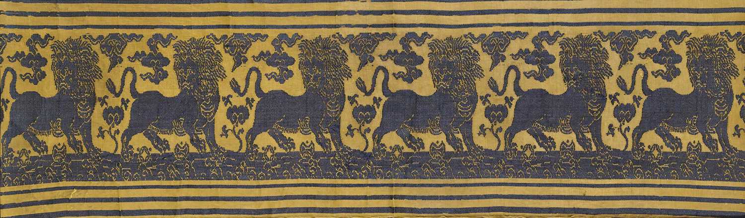 Lot 46 - A CHINESE SILK BROCADE, MING DYNASTY, 15TH CENTURY