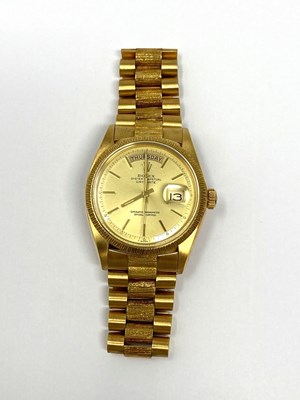 Lot 512 - ROLEX, OYSTER PERPETUAL DAY-DATE, REF.1807: GENTLEMAN'S GOLD BRACELET WATCH, CIRCA 1974