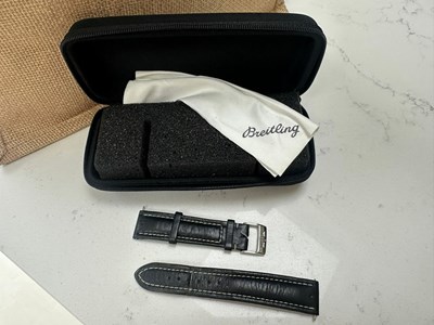 Lot 517 - BREITLING, AVENGER II GMT, REF. A32390: GENTLEMAN'S STAINLESS STEEL WRISTWATCH, CIRCA 2015