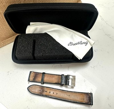 Lot 517 - BREITLING, AVENGER II GMT, REF. A32390: GENTLEMAN'S STAINLESS STEEL WRISTWATCH, CIRCA 2015