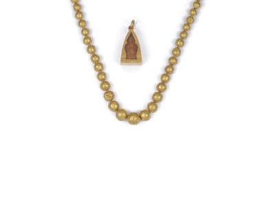 Lot 252 - A GOLD BEAD NECKLACE