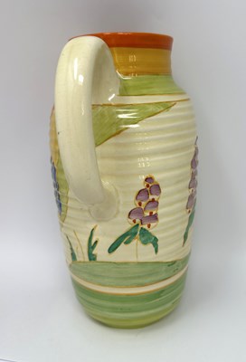 Lot 26 - A CLARICE CLIFF 'GREEK' SHAPE JUG, EARLY 1930s