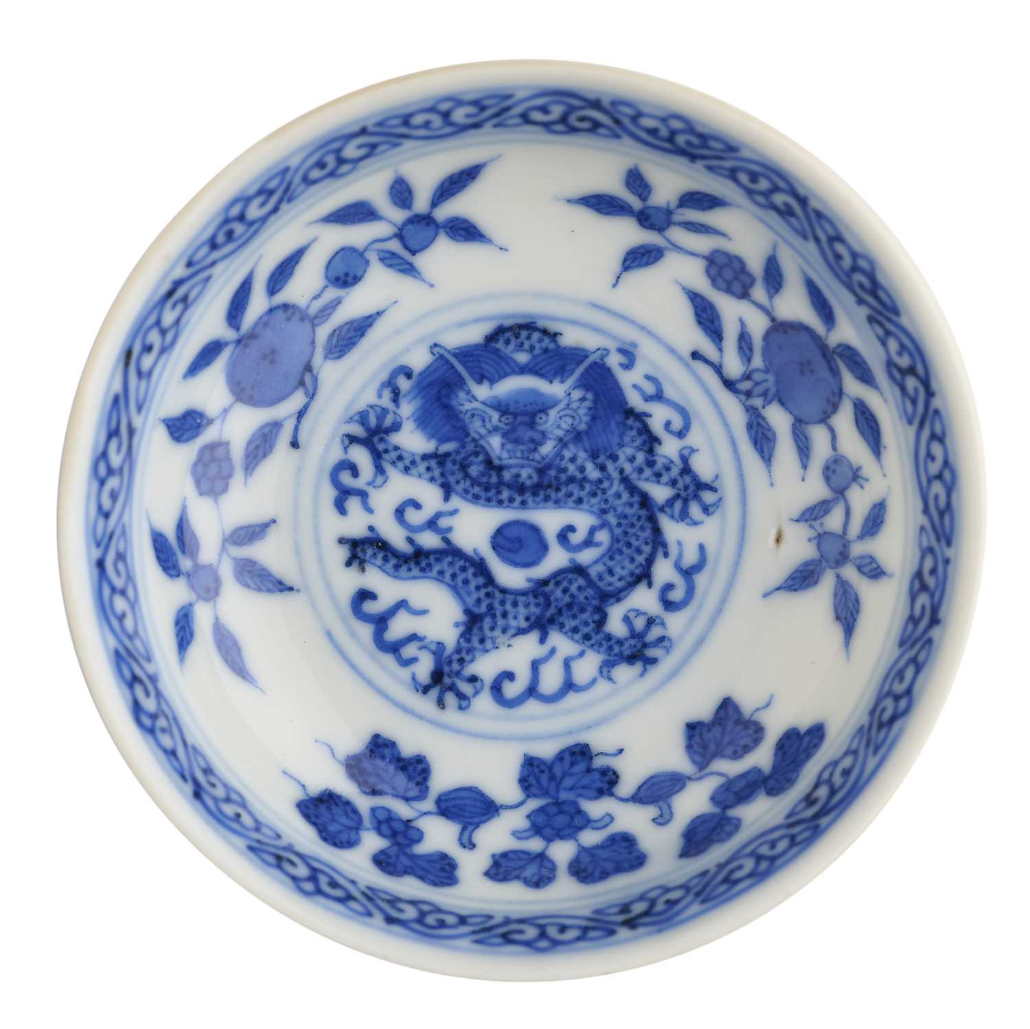 Lot 18 - A CHINESE SMALL BLUE AND WHITE 'DRAGON' SAUCER, GUANGXU MARK AND PERIOD (1875-1908)