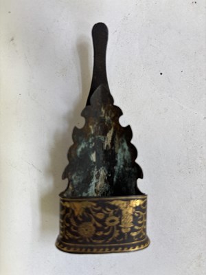Lot 148 - A RARE NORTH INDIAN SMALL-SWORD SCABBARD LOCKET FOR THE EUROPEAN MARKET, CIRCA 1770-80