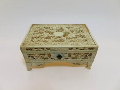 Lot 262 - ~A CHINESE IVORY BOX