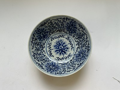 Lot 8 - A CHINESE BLUE AND WHITE AND CAFE-AU-LAIT BOWL, GUANGXU MARK AND PERIOD (1875-1908)