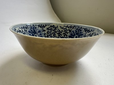 Lot 8 - A CHINESE BLUE AND WHITE AND CAFE-AU-LAIT BOWL, GUANGXU MARK AND PERIOD (1875-1908)