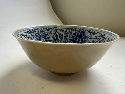 Lot 8 - A CHINESE BLUE AND WHITE AND CAFE-AU-LAIT BOWL, GUANGXU MARK AND PERIOD (1875-1908)