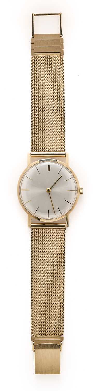 Lot 525 - BAUME & CO.: GENTLEMAN'S GOLD BRACELET DRESS WATCH, CIRCA 1976