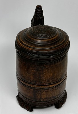 Lot 76 - A BIRCH WOOD 'PEG' TANKARD, NORWEGIAN, 18TH / 19TH CENTURY
