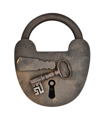 Lot 629 - A LARGE ENGLISH PADLOCK, 18TH/19TH CENTURY