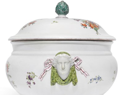 Lot 35 - AN IMPERIAL PORCELAIN MANUFACTORY SOUP TUREEN AND COVER FROM THE EVERYDAY SERVICE, ST PETERSBURG, PERIOD OF PAUL I (1796-1801)