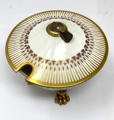 Lot 18 - A PARIS PORCELAIN (PIERRE-LOUIS DAGOTY) ORNITHOLOGICAL PART DESSERT SERVICE, CIRCA 1810