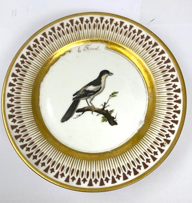 Lot 18 - A PARIS PORCELAIN (PIERRE-LOUIS DAGOTY) ORNITHOLOGICAL PART DESSERT SERVICE, CIRCA 1810