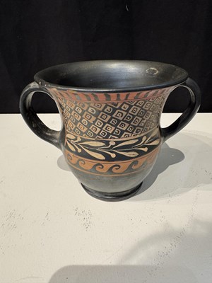 Lot 64 - AN ATTIC SAINT VALENTIN CLASS RED-FIGURE KANTHAROS, CIRCA 450 B.C.