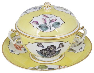 Lot 313 - A MEISSEN ECUELLE