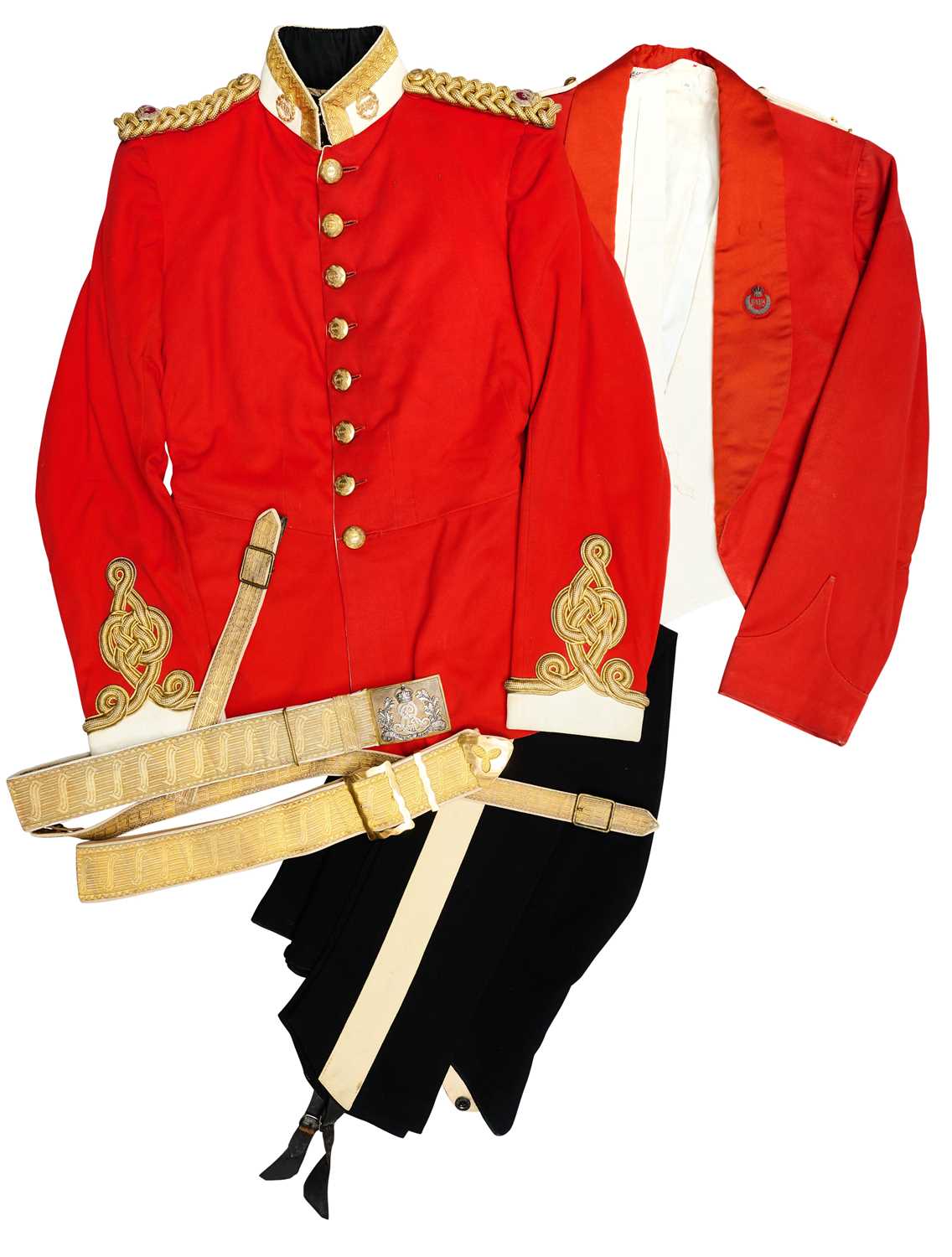 Lot 640 - AN OFFICER'S FULL DRESS UNIFORM AND ACCOUTREMENTS OF THE QUEEN'S BAYS (2ND DRAGOON GUARDS)