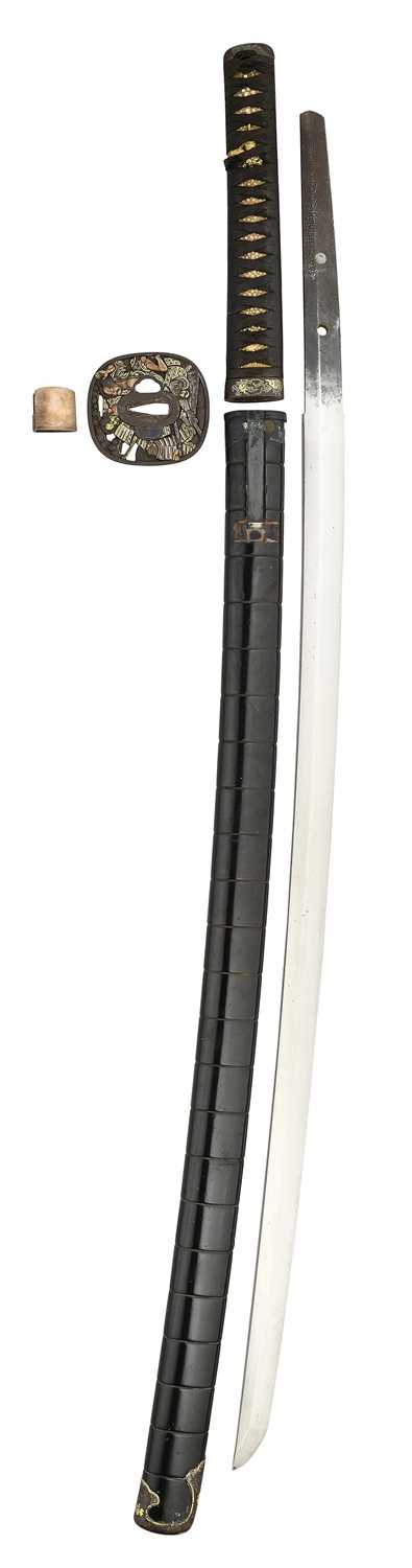 Lot 3 - A JAPANESE SWORD (KATANA), SIGNED IZUMI (NO) KAMI FUJIWARA KUNISADA SAKU, 1620-1640