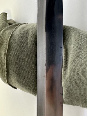 Lot 1 - A JAPANESE SWORD, SIGNED FUJIWARA NO HIROTAKA, EARLY EDO PERIOD