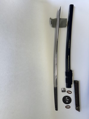 Lot 1 - A JAPANESE SWORD, SIGNED FUJIWARA NO HIROTAKA, EARLY EDO PERIOD